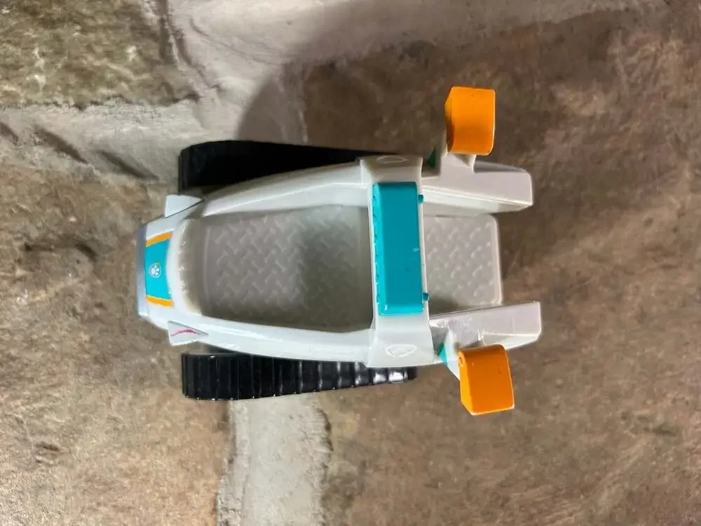 Spin Master Paw Patrol  Everest's Rescue Snowmobile Vehicle  Pre-owned